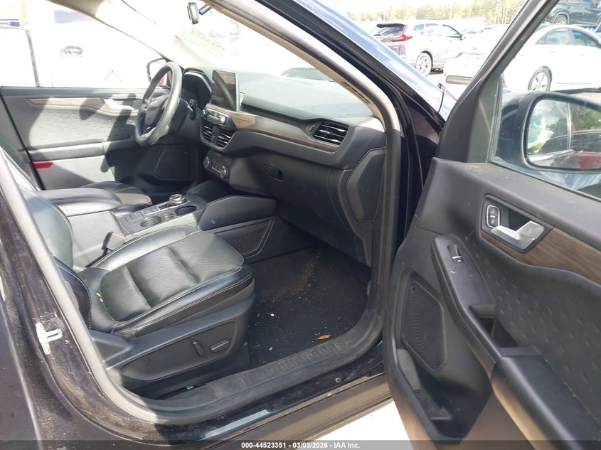 2020 Ford Escape Titanium Hybrid