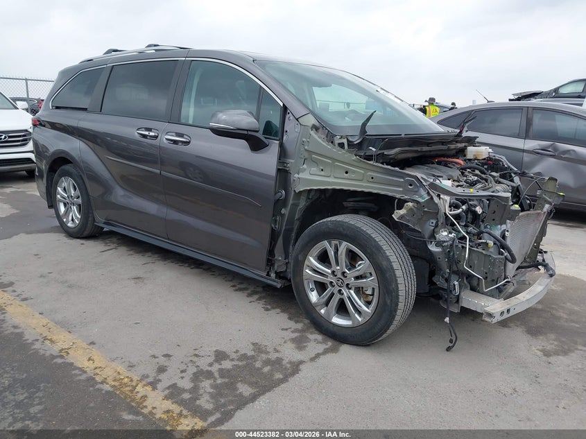 2024 Toyota Sienna Platinum