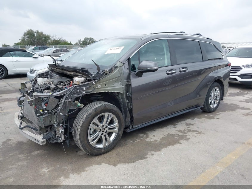 2024 Toyota Sienna Platinum