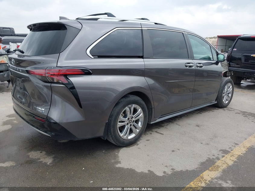 2024 Toyota Sienna Platinum