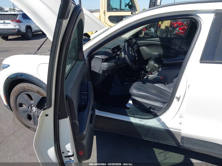 2022 Ford Mustang Mach-E California Route 1