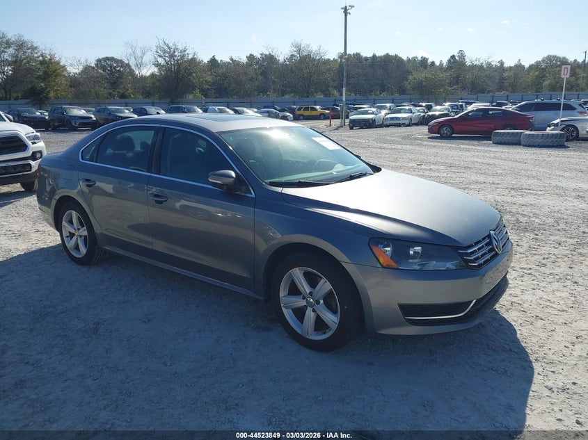 2013 Volkswagen Passat 2.5L Se