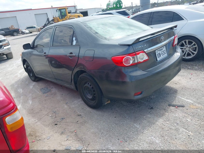 Vin: 2t1bu4ee1cc911103, lot: 45020821, toyota corolla l 20123