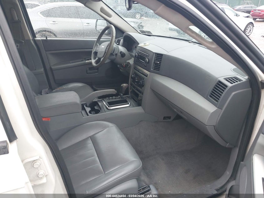 2005 Jeep Grand Cherokee Laredo