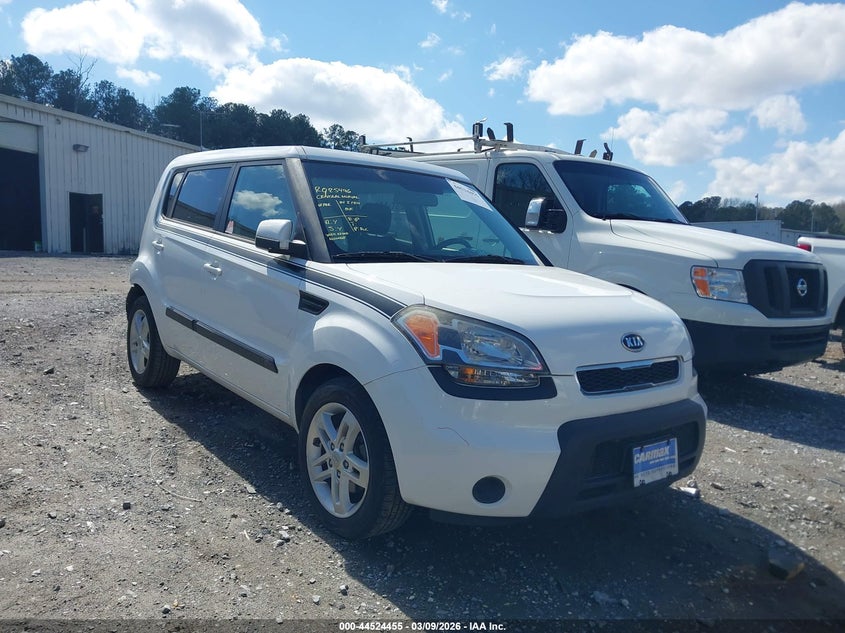 2011 Kia Soul +
