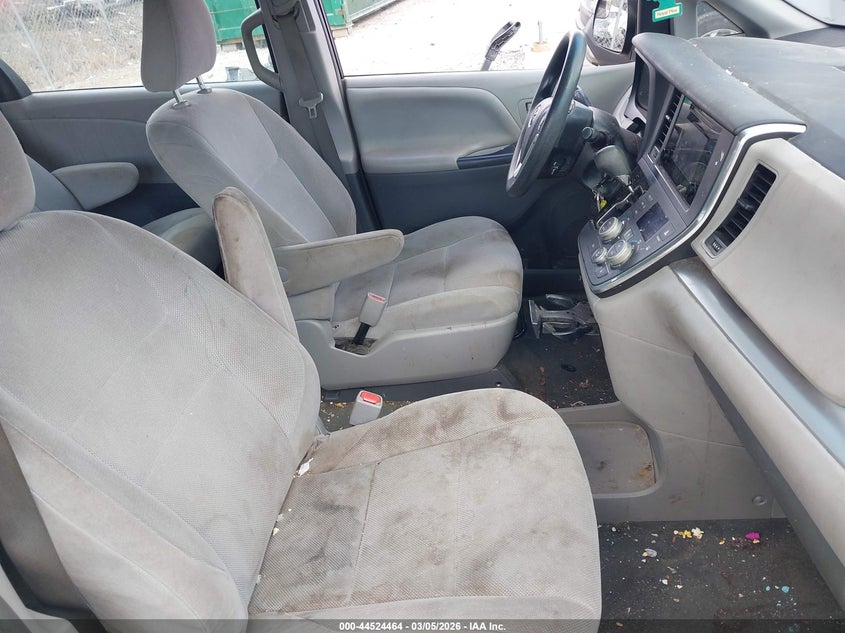 2015 Toyota Sienna L 7 Passenger