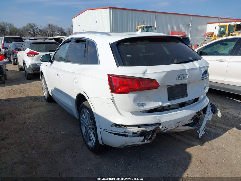 Vin: wa1bnafy5j2049207, lot: 45021440, audi q5 2.0t premium/2.0t tech premium 20183