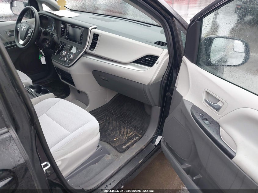 2020 Toyota Sienna Le