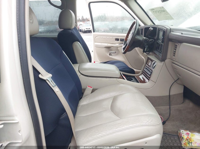 2004 Cadillac Escalade Standard