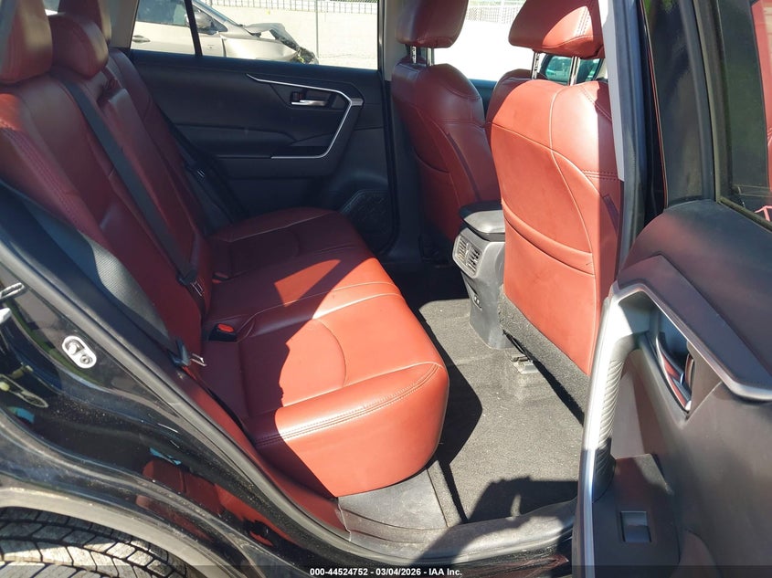 VIN 2T3P1RFV1MC154724 2021 TOYOTA RAV4 XLE