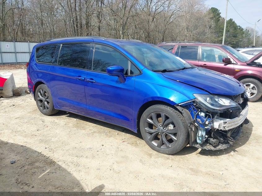 2019 Chrysler Pacifica Touring L
