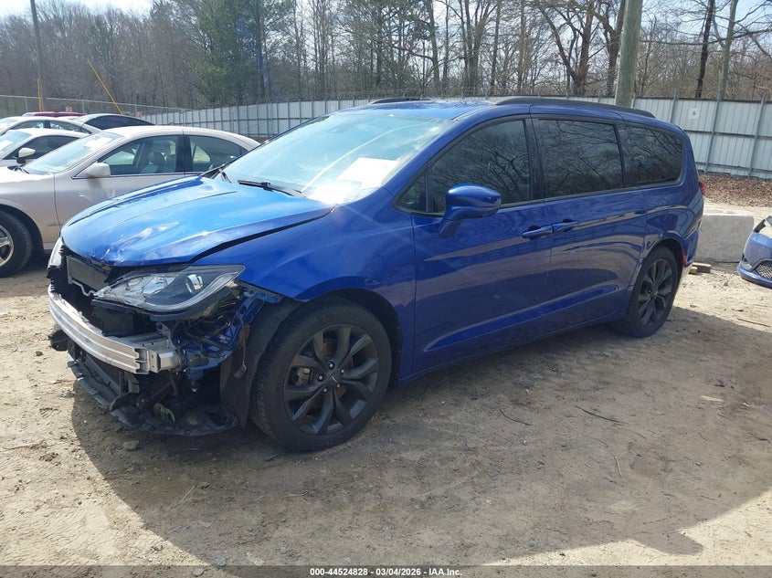 2019 Chrysler Pacifica Touring L