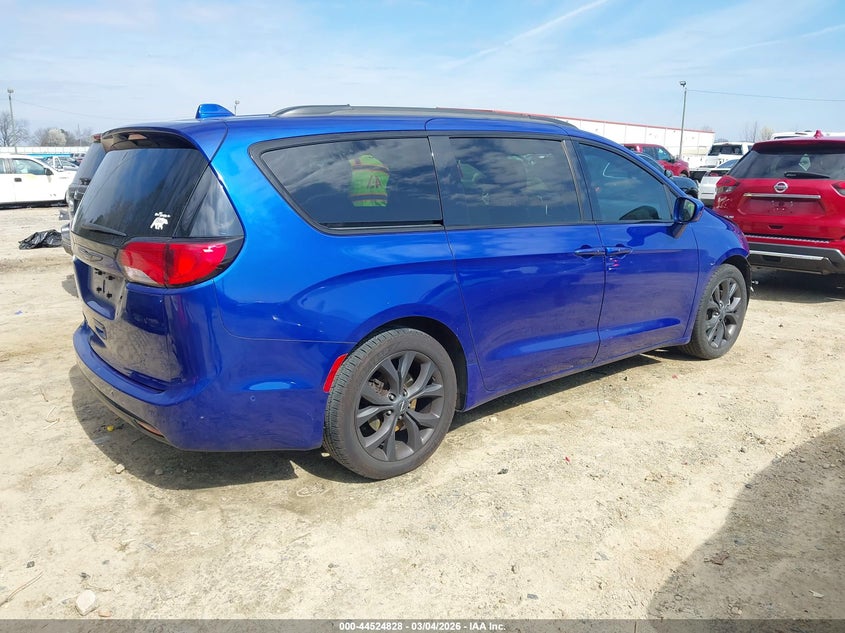 2019 Chrysler Pacifica Touring L