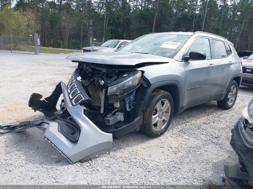 2022 Jeep Compass Latitude Fwd
