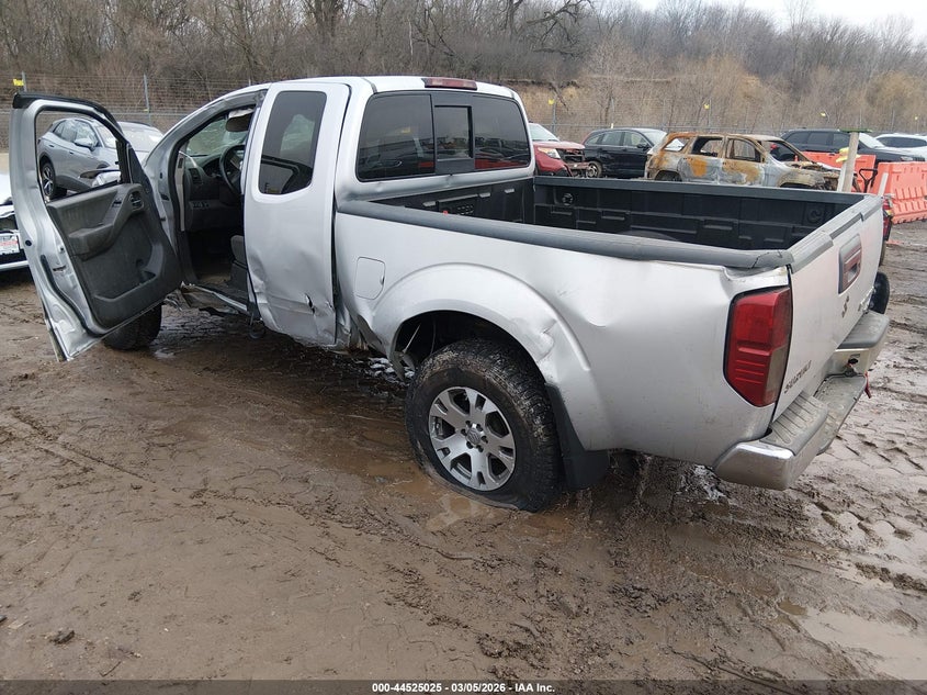 2011 Suzuki Equator Sport