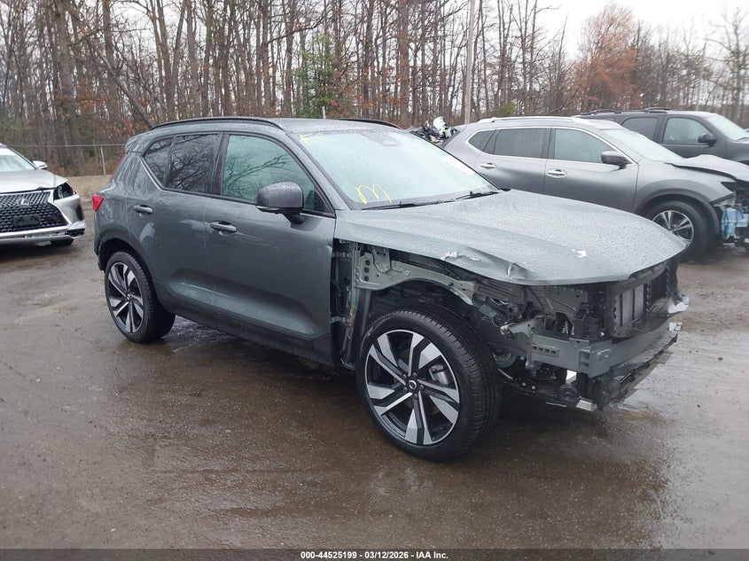 2026 VOLVO XC40 ULTRA, B5 AWD GAS (MILD HYBRID), DARK