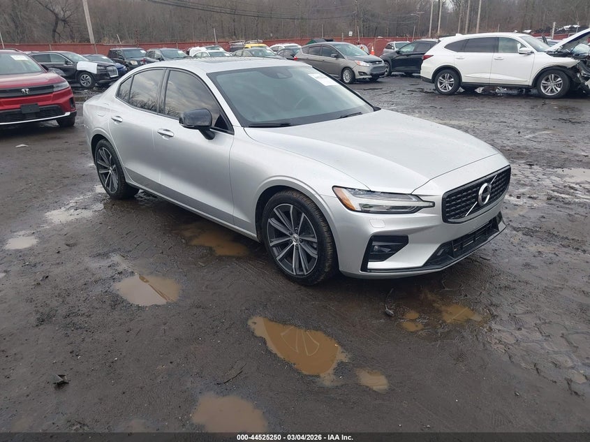 7JRL12TZ9NG162712 2022 Volvo S60 B5 Momentum auction photo 1
