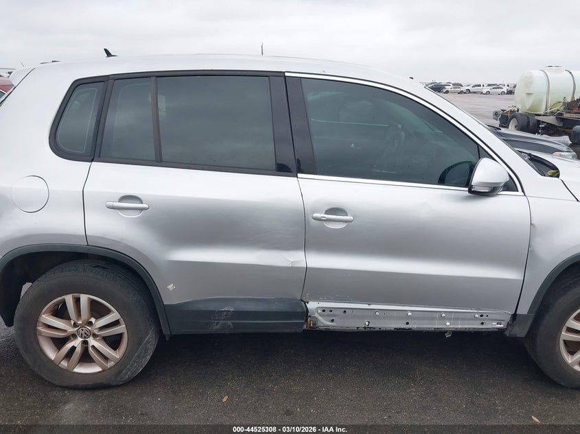 2014 Volkswagen Tiguan S VIN: WVGAV3AX2EW579009 Lot: 44525308
