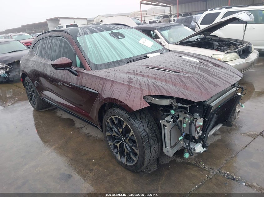 2021 Aston Martin Dbx