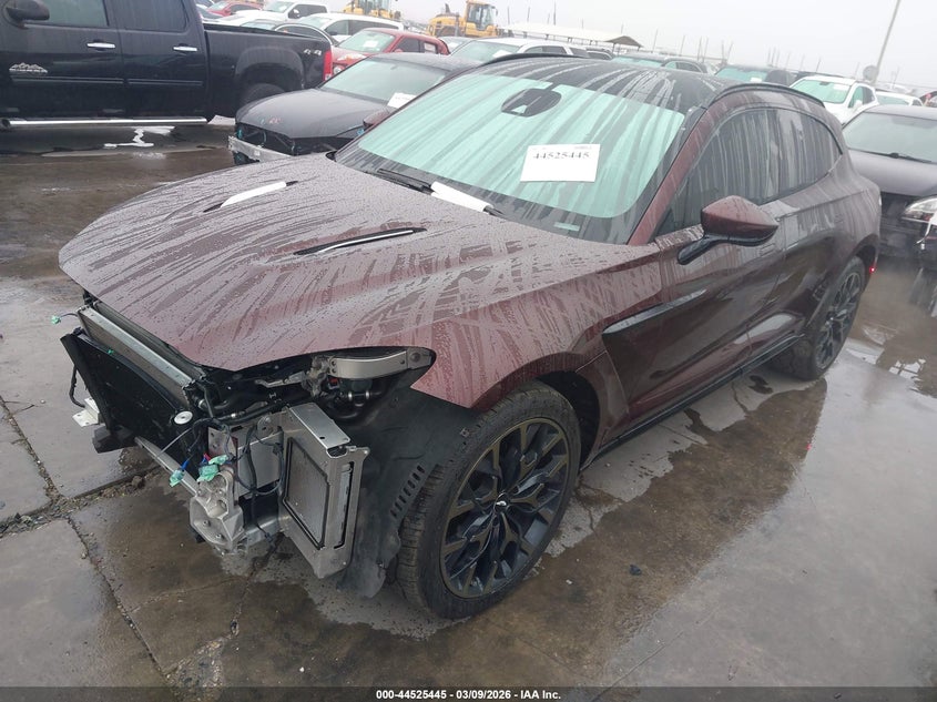 2021 Aston Martin Dbx