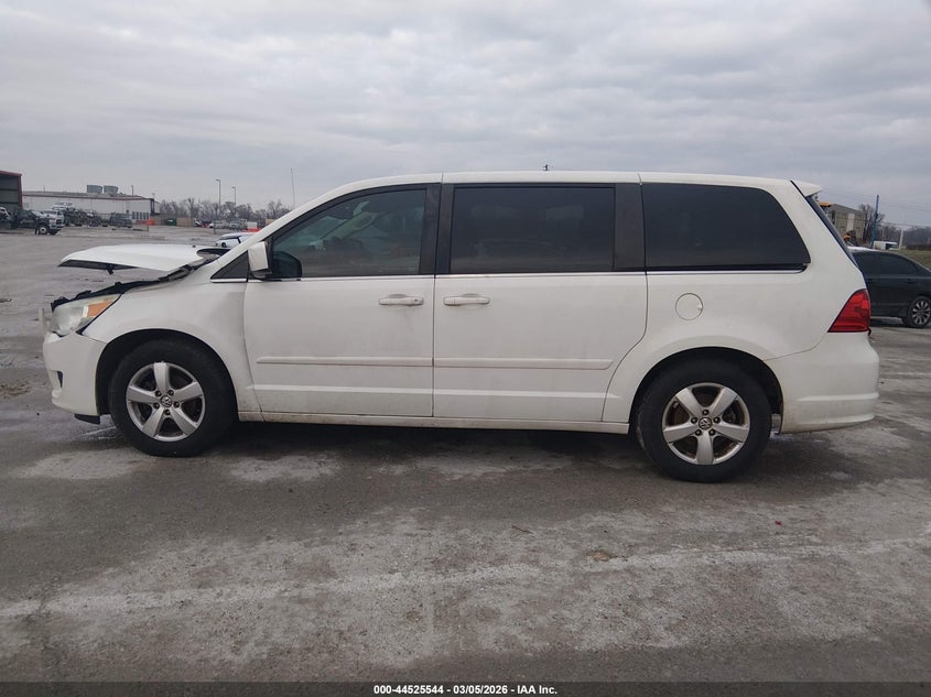 2010 Volkswagen Routan Se VIN: 2V4RW3D10AR195363 Lot: 44525544