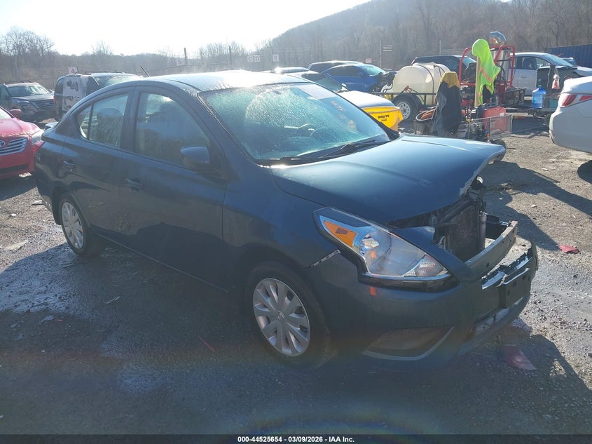 2016 Nissan Versa 1.6 S+