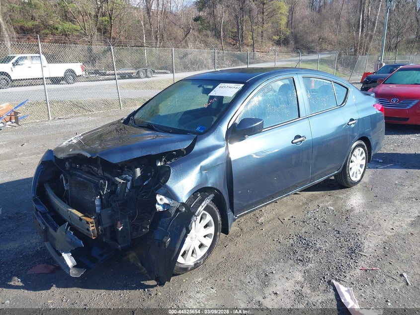 2016 Nissan Versa 1.6 S+