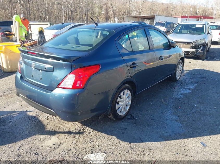 2016 Nissan Versa 1.6 S+