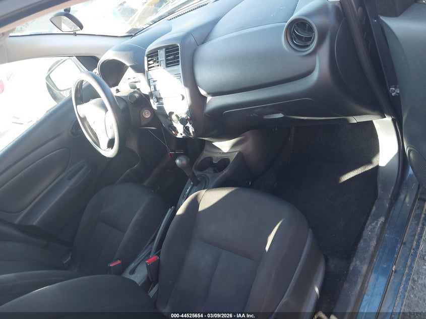 2016 Nissan Versa 1.6 S+