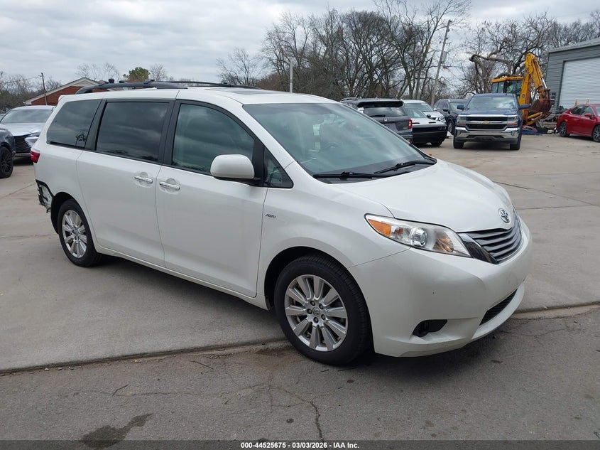 TOYOTA SIENNA XLE 7 PASSENGER