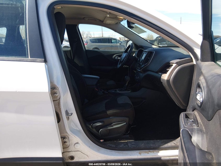 2016 Jeep Cherokee Sport