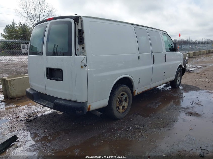 2006 GMC Savana Work Van