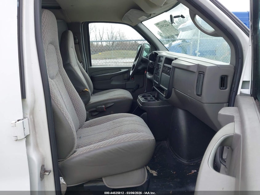 2006 GMC Savana Work Van