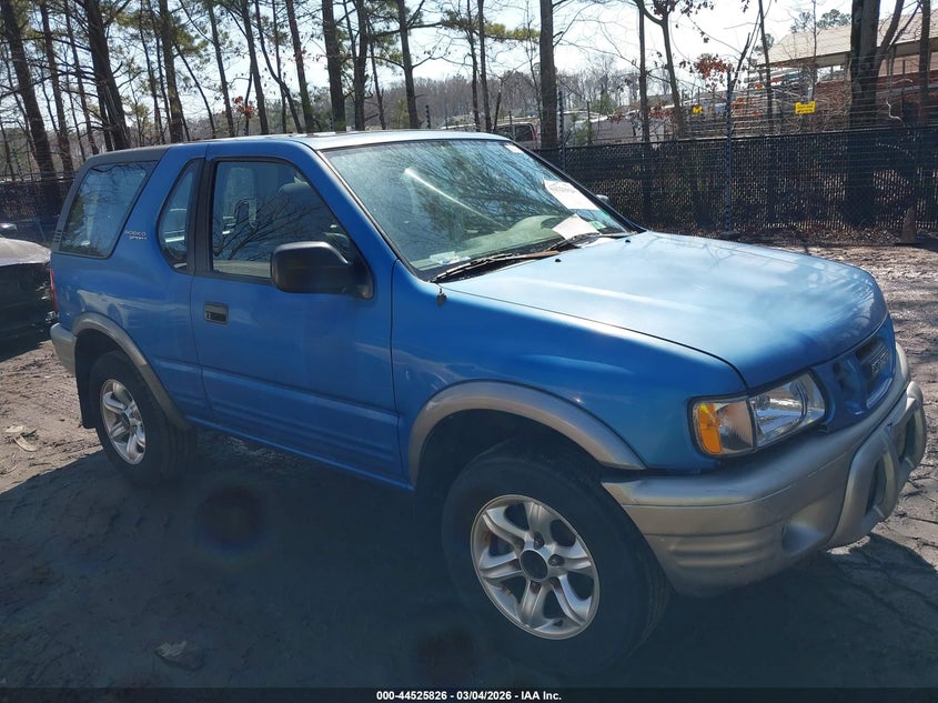 2002 Isuzu Rodeo Sport S 3.2L V6 Hard Top/S 3.2L V6 Soft Top