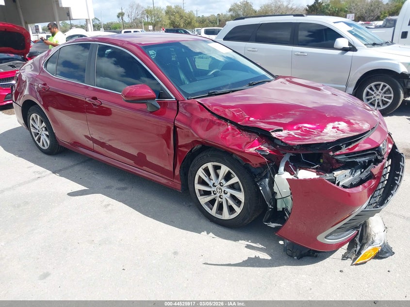 2021 Toyota Camry Le