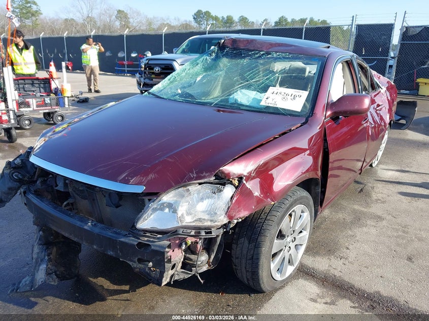 2005 Toyota Avalon Xls