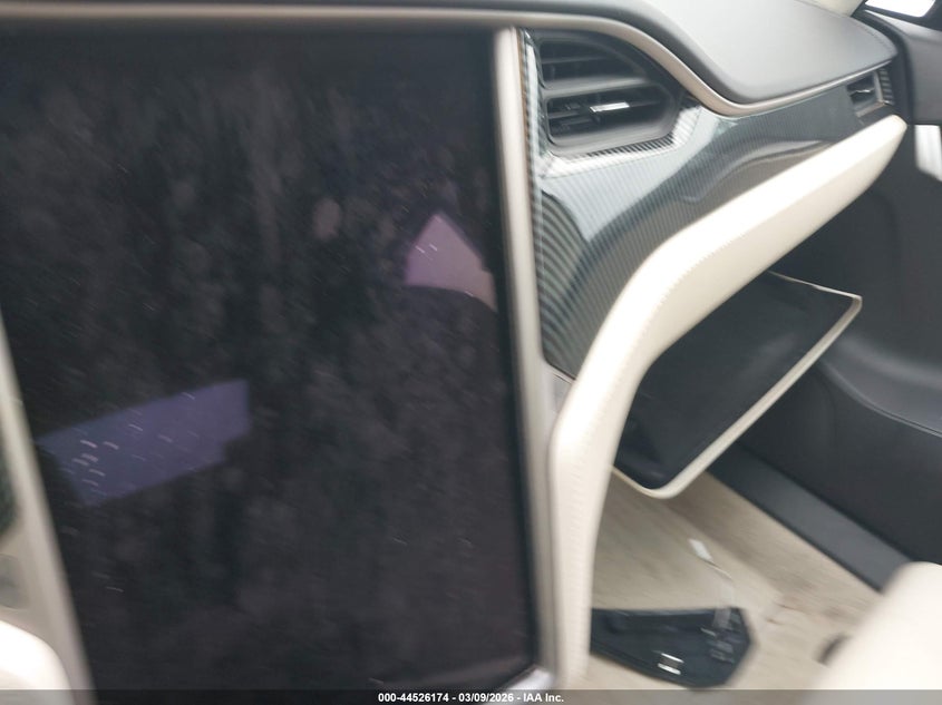 2018 Tesla Model S 100D/75D/P100D VIN: 5YJSA1E26JF293279 Lot: 44526174