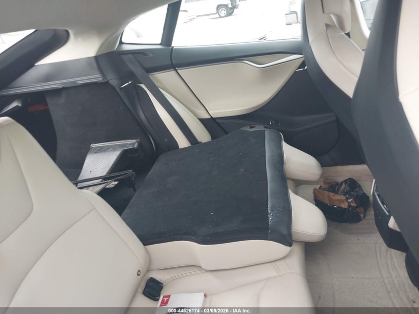 2018 Tesla Model S 100D/75D/P100D VIN: 5YJSA1E26JF293279 Lot: 44526174