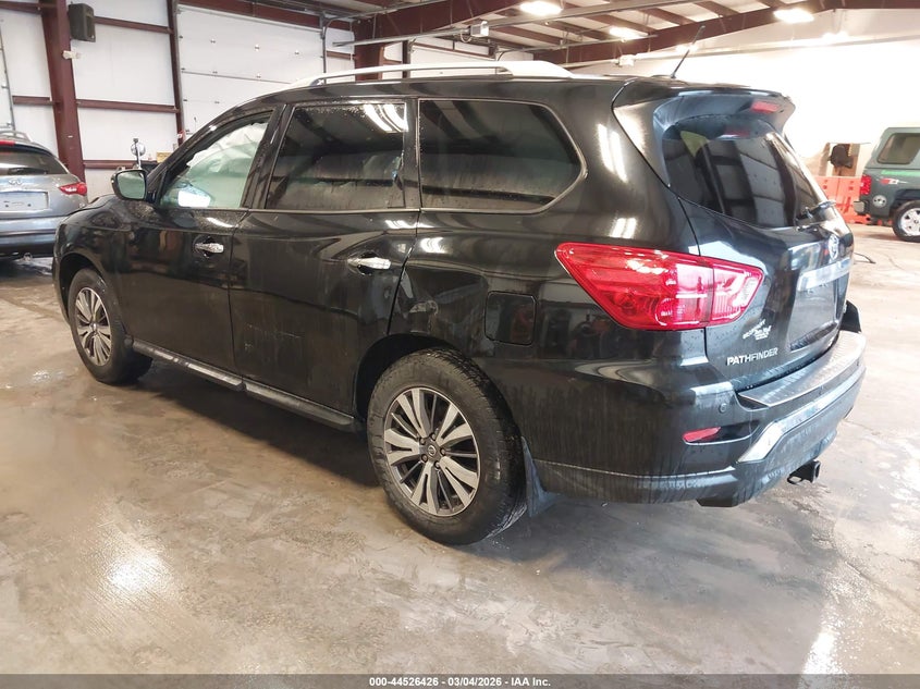 2018 Nissan Pathfinder Sv