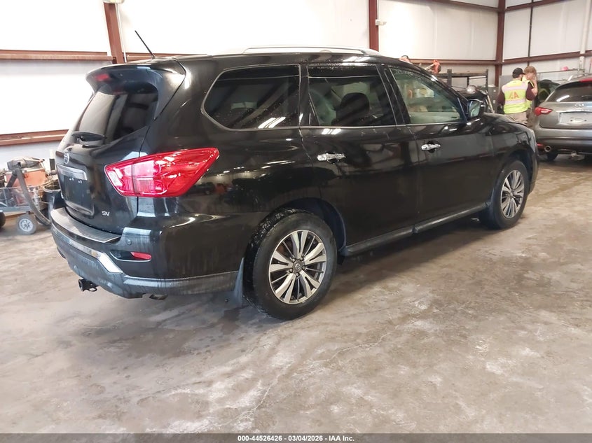 2018 Nissan Pathfinder Sv
