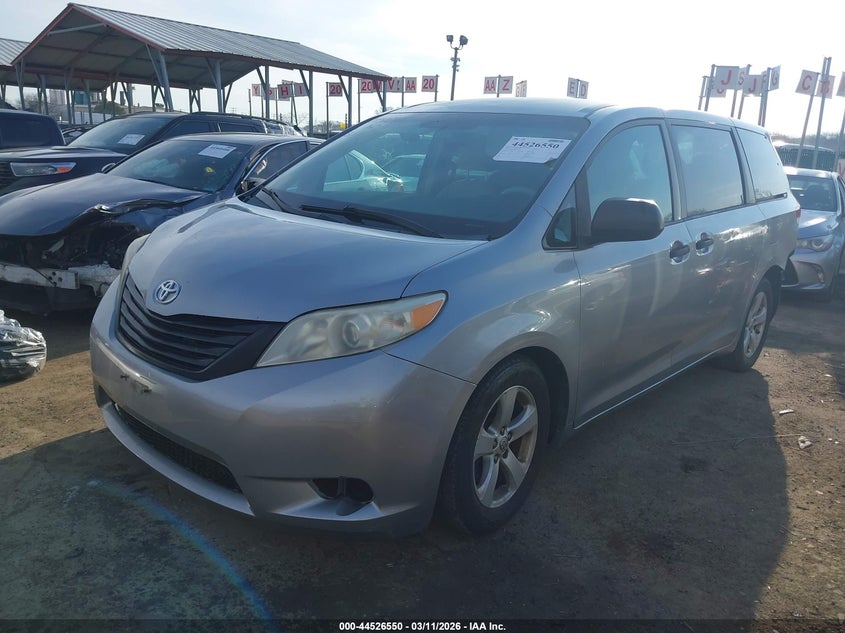 2013 Toyota Sienna L V6 7 Passenger