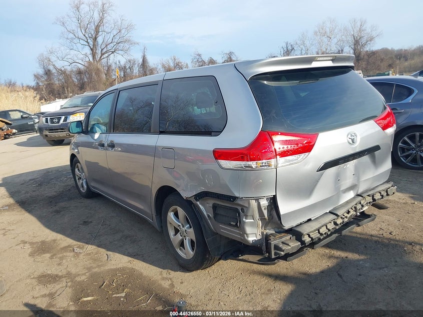 2013 Toyota Sienna L V6 7 Passenger