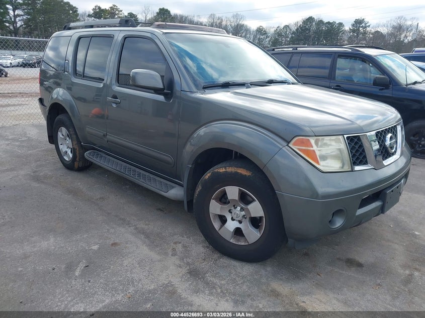 2005 NISSAN PATHFINDER SE