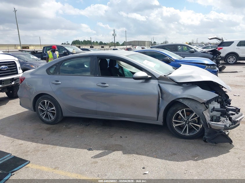 VIN 3KPF24AD7PE631701 2023 KIA FORTE LXS