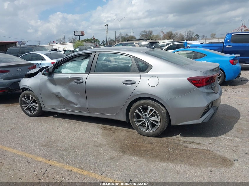 VIN 3KPF24AD7PE631701 2023 KIA FORTE LXS