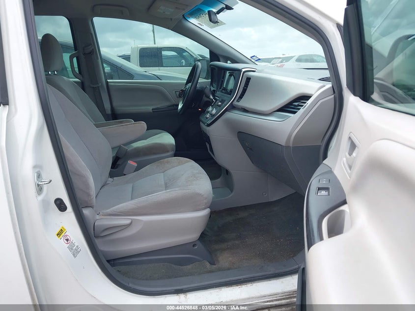 2017 Toyota Sienna L 7 Passenger
