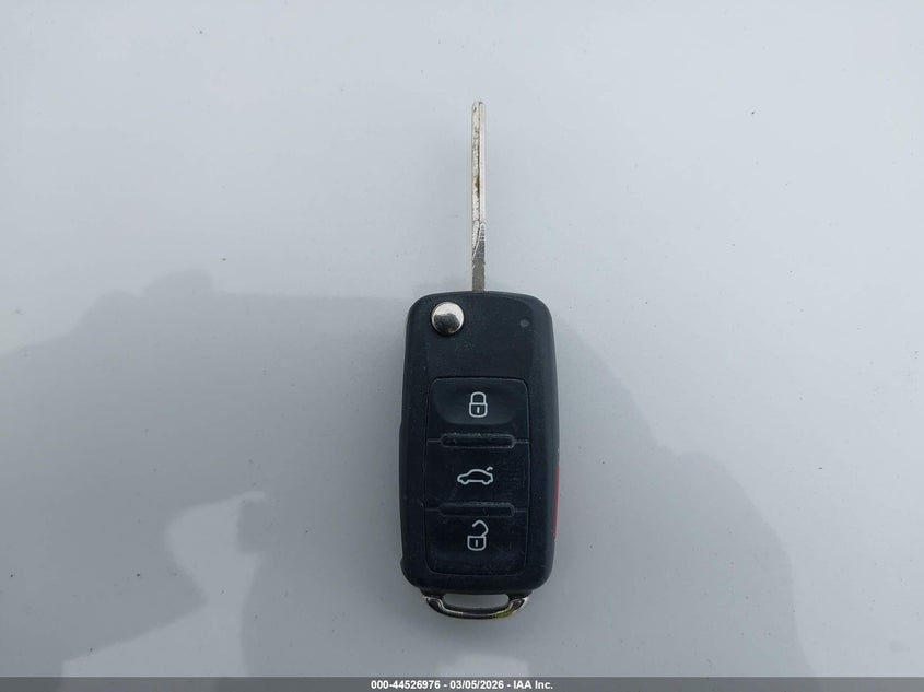 2014 Volkswagen Eos Executive VIN: WVWFW8AH5EV005121 Lot: 44526976
