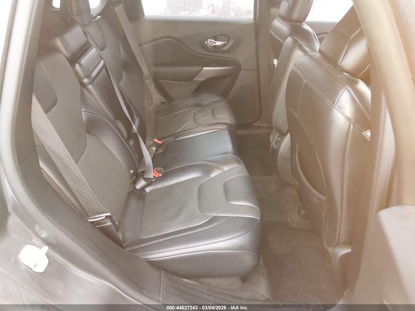 2019 JEEP CHEROKEE auction photo 8