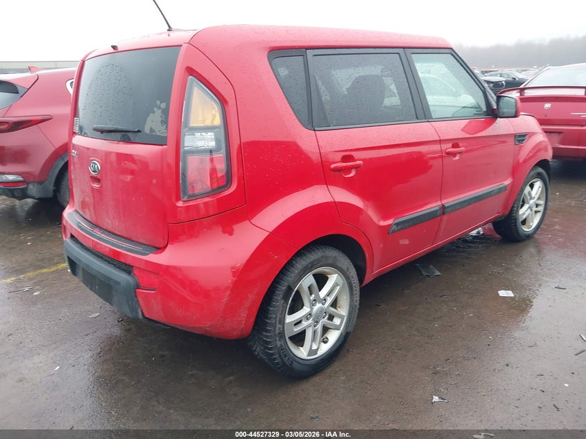 2011 Kia Soul +