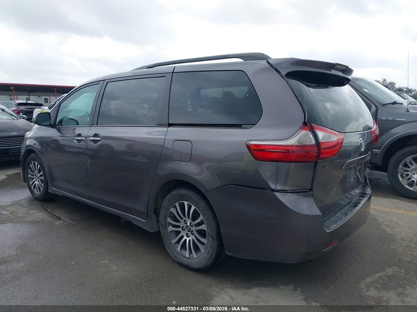 2019 Toyota Sienna Xle 8 Passenger
